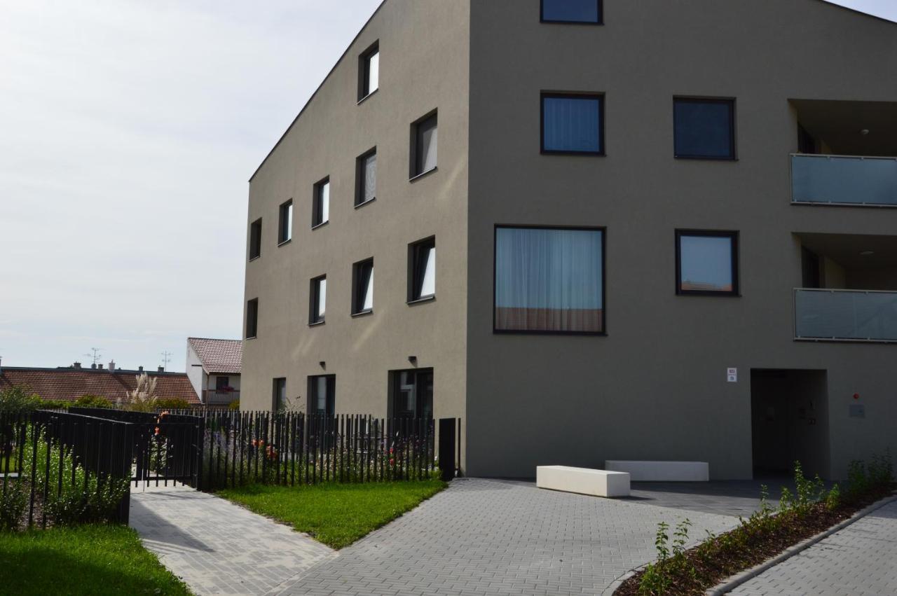 Palm Garden Apartment 1 Микулов Экстерьер фото