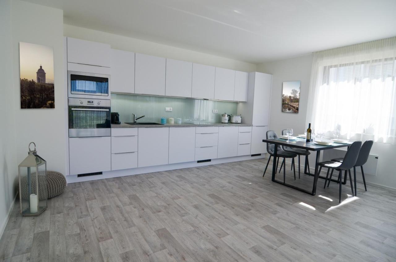 Palm Garden Apartment 1 Микулов Экстерьер фото
