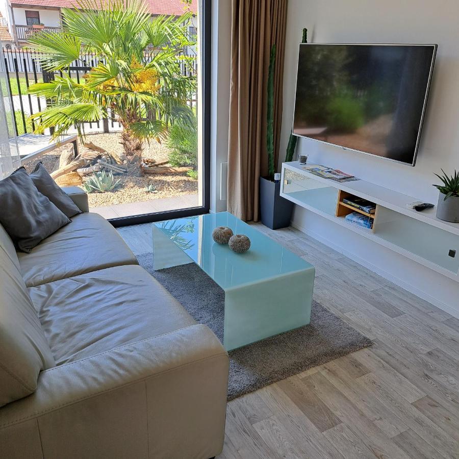 Palm Garden Apartment 1 Микулов Экстерьер фото